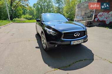 Внедорожник / Кроссовер Infiniti QX70 2013 в 
