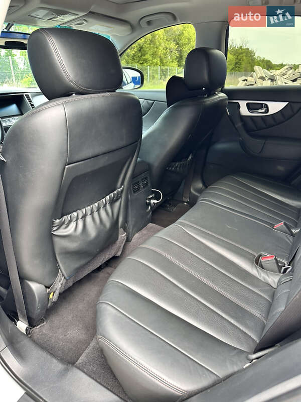 Позашляховик / Кросовер Infiniti QX70 2016 в Києві