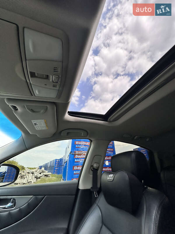 Позашляховик / Кросовер Infiniti QX70 2016 в Києві