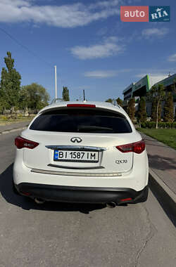 Внедорожник / Кроссовер Infiniti QX70 2013 в 