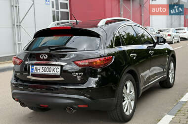 Внедорожник / Кроссовер Infiniti QX70 2013 в 