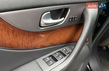 Внедорожник / Кроссовер Infiniti QX70 2013 в 