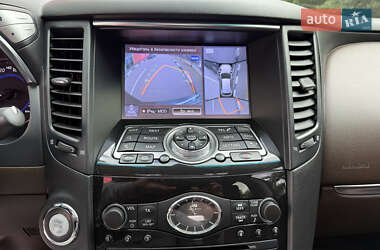 Внедорожник / Кроссовер Infiniti QX70 2013 в 