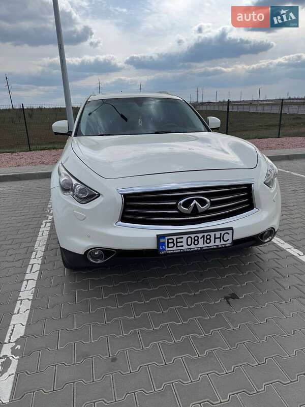 Внедорожник / Кроссовер Infiniti QX70 2013 в Николаеве