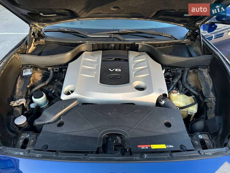 Внедорожник / Кроссовер Infiniti QX70 2013 в Хмельницком