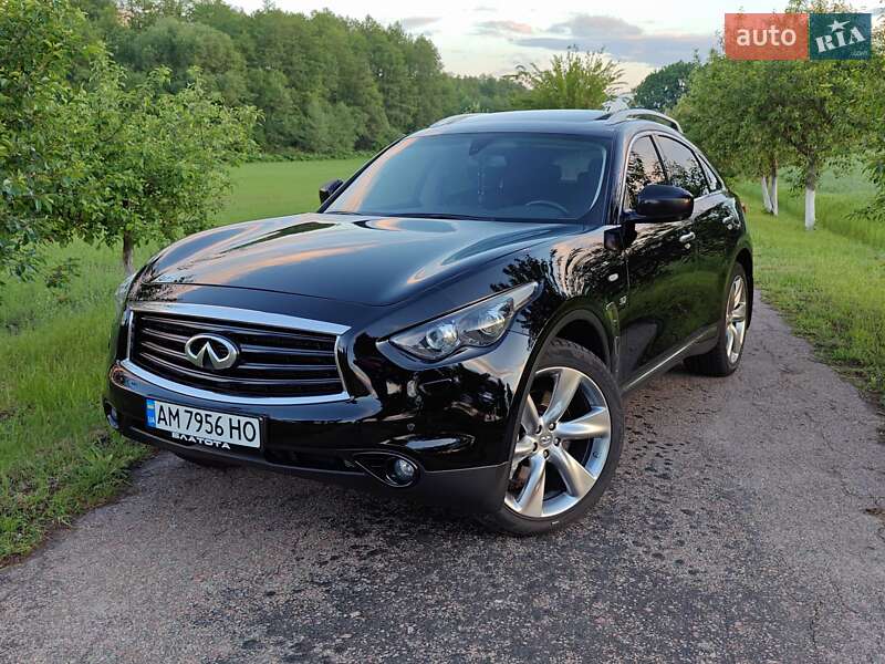 Внедорожник / Кроссовер Infiniti QX70 2013 в 