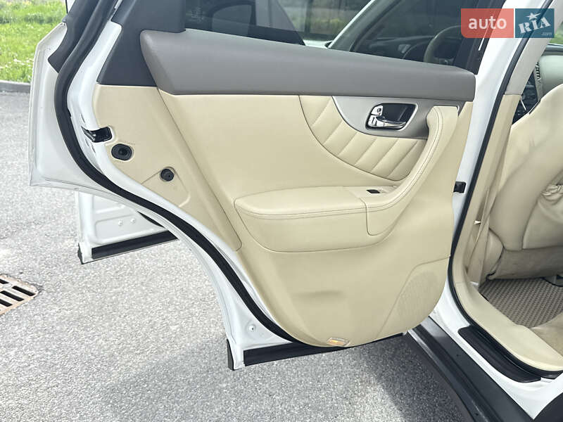 Внедорожник / Кроссовер Infiniti QX70 2016 в Виннице