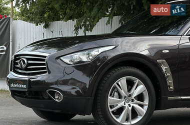Позашляховик / Кросовер Infiniti QX70 2013 в 