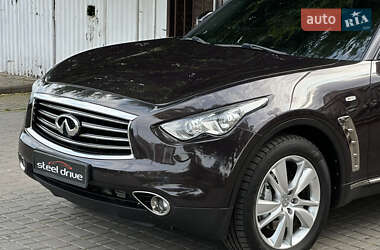 Позашляховик / Кросовер Infiniti QX70 2013 в 