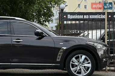 Позашляховик / Кросовер Infiniti QX70 2013 в 