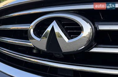 Позашляховик / Кросовер Infiniti QX70 2013 в 