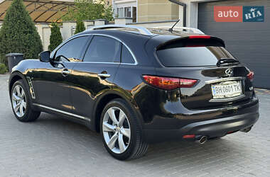 Позашляховик / Кросовер Infiniti QX70 2013 в 