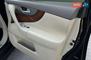Позашляховик / Кросовер Infiniti QX70 2013 в 