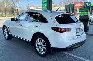 Позашляховик / Кросовер Infiniti QX70 2013 в 