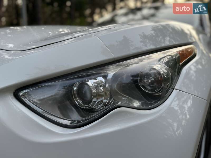 Внедорожник / Кроссовер Infiniti QX70 2014 в Киеве