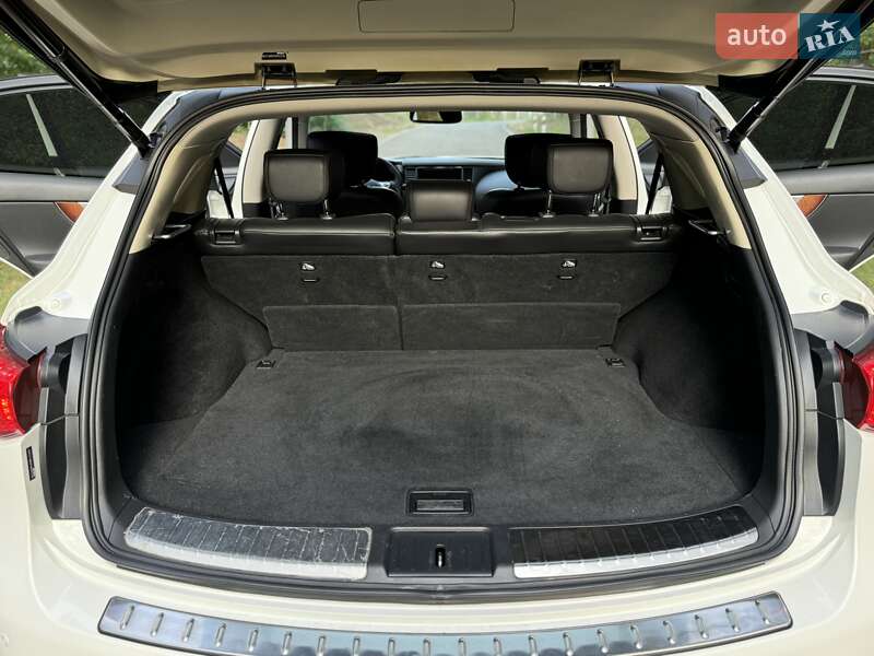 Внедорожник / Кроссовер Infiniti QX70 2014 в Киеве