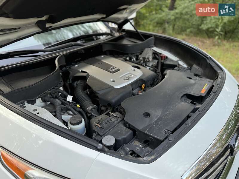 Внедорожник / Кроссовер Infiniti QX70 2014 в Киеве
