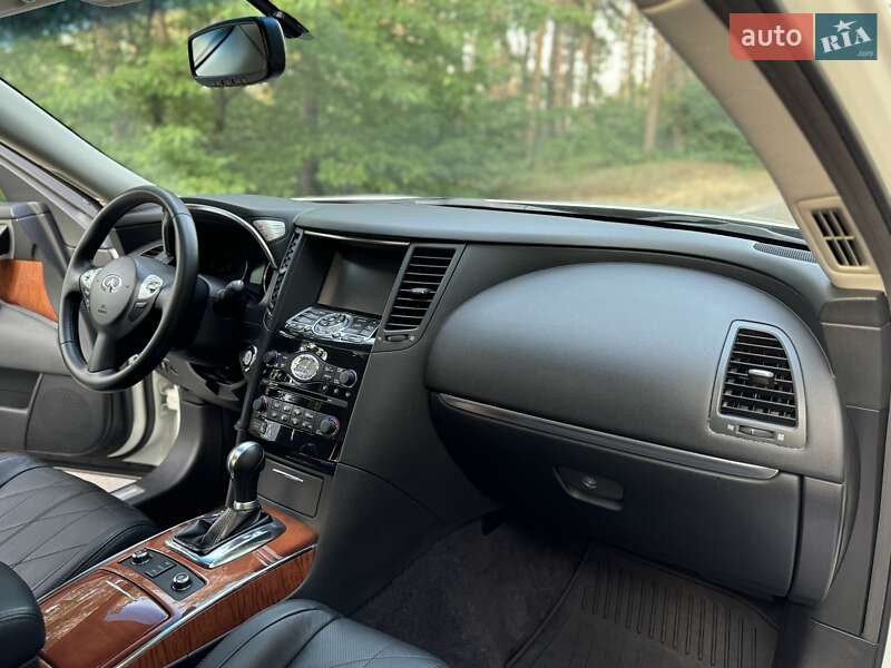 Внедорожник / Кроссовер Infiniti QX70 2014 в Киеве