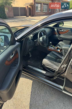 Позашляховик / Кросовер Infiniti QX70 2013 в 