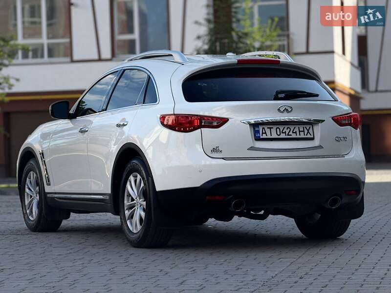 Внедорожник / Кроссовер Infiniti QX70 2016 в Ивано-Франковске