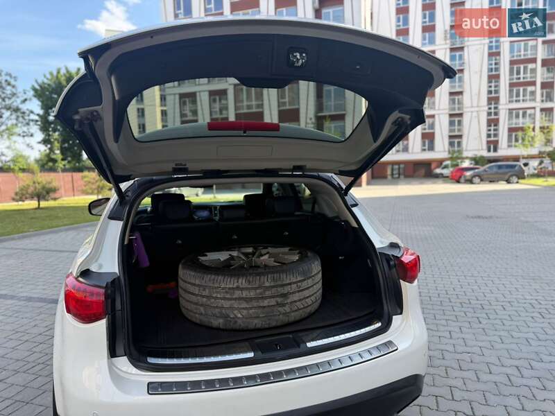 Внедорожник / Кроссовер Infiniti QX70 2016 в Ивано-Франковске