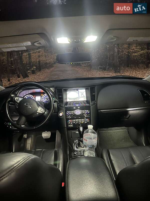 Внедорожник / Кроссовер Infiniti QX70 2014 в Киеве