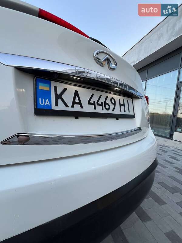 Внедорожник / Кроссовер Infiniti QX70 2013 в Киеве