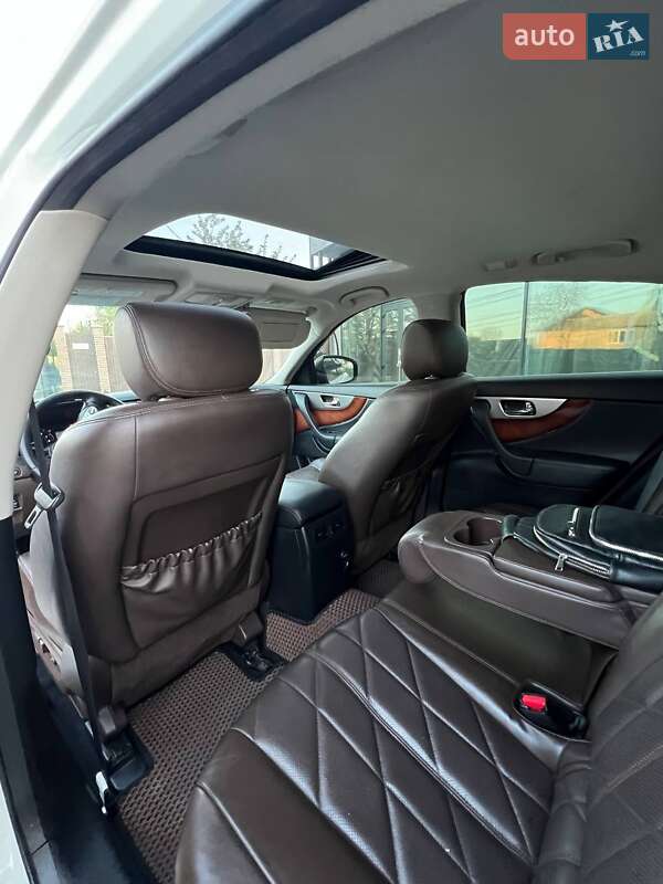 Внедорожник / Кроссовер Infiniti QX70 2013 в Киеве