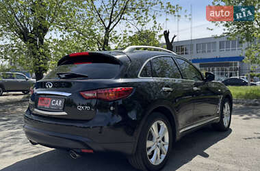 Внедорожник / Кроссовер Infiniti QX70 2015 в 