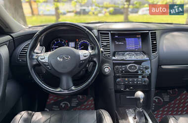 Внедорожник / Кроссовер Infiniti QX70 2015 в 