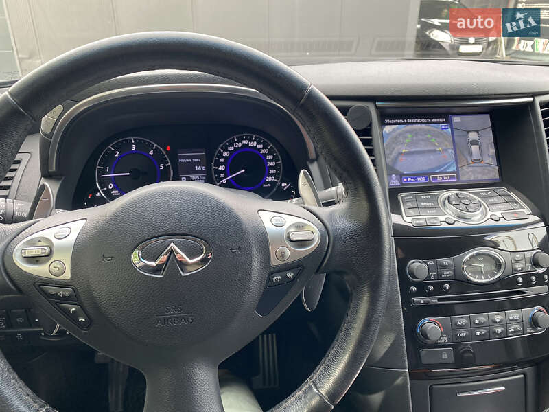 Внедорожник / Кроссовер Infiniti QX70 2016 в Киеве