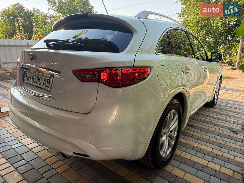 Позашляховик / Кросовер Infiniti QX70 2015 в Вінниці