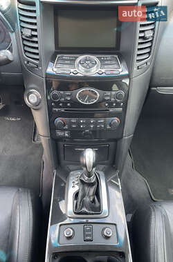 Позашляховик / Кросовер Infiniti QX70 2013 в 