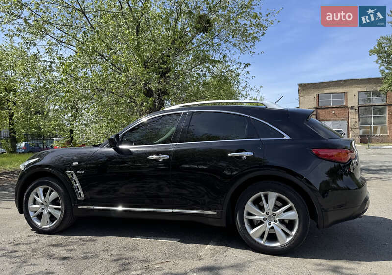 Позашляховик / Кросовер Infiniti QX70 2015 в Києві