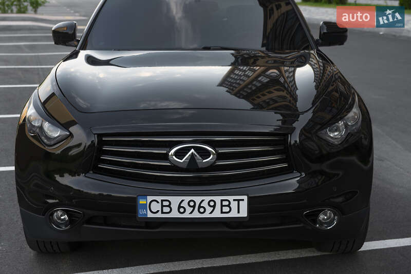 Внедорожник / Кроссовер Infiniti QX70 2015 в Чернигове