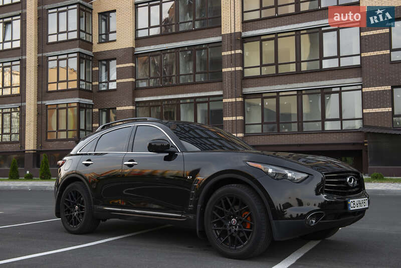 Внедорожник / Кроссовер Infiniti QX70 2015 в Чернигове