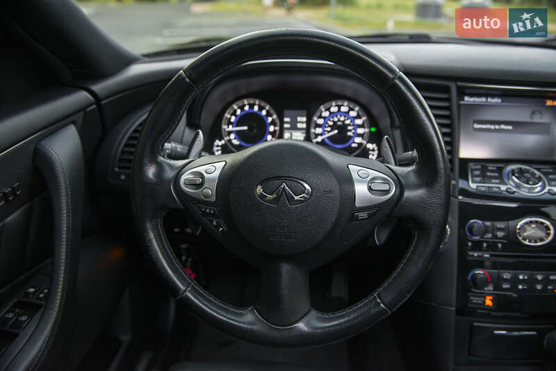 Внедорожник / Кроссовер Infiniti QX70 2015 в Чернигове