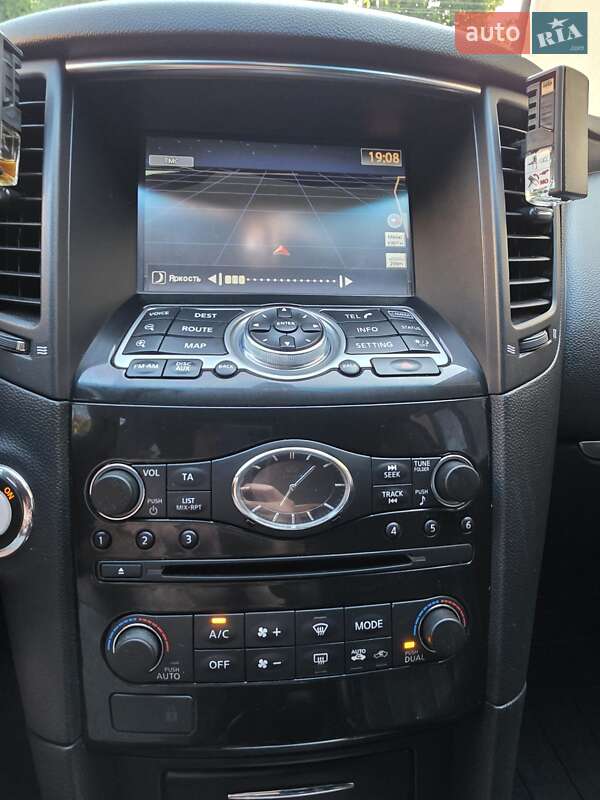 Внедорожник / Кроссовер Infiniti QX70 2014 в Виннице