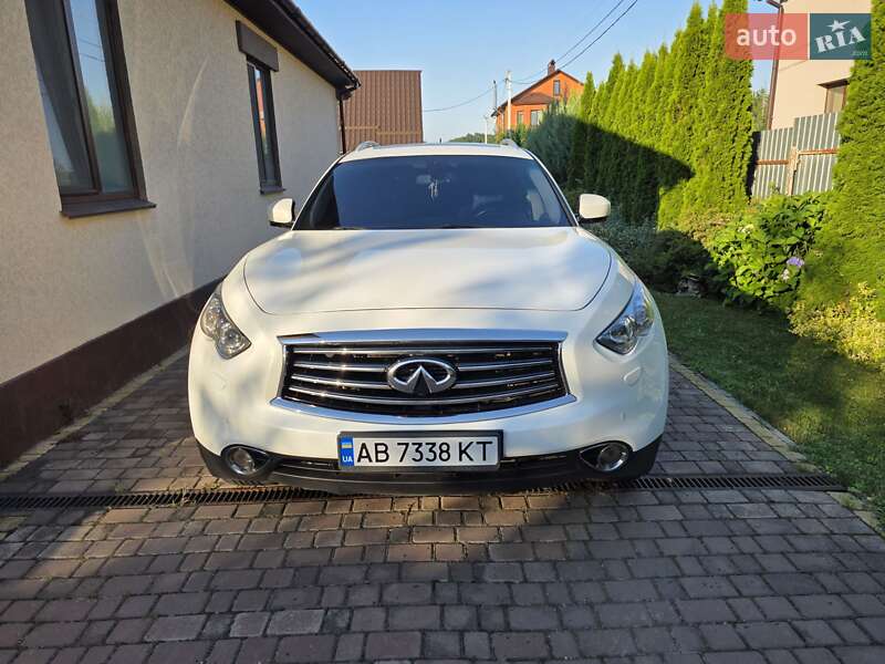Внедорожник / Кроссовер Infiniti QX70 2014 в Виннице