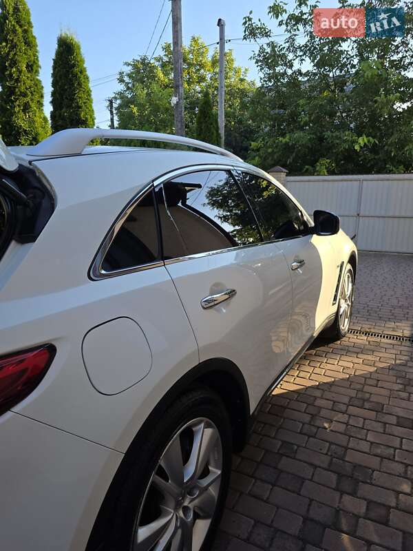 Внедорожник / Кроссовер Infiniti QX70 2014 в Виннице
