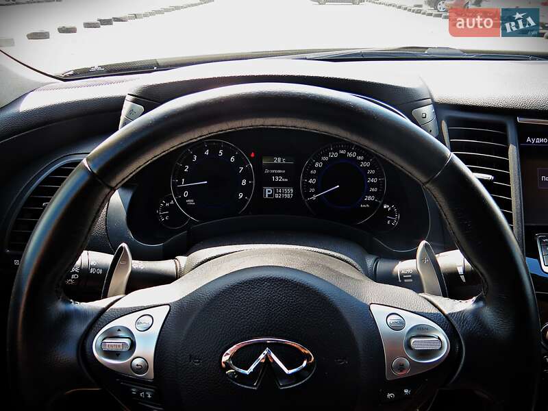 Внедорожник / Кроссовер Infiniti QX70 2013 в Черкассах