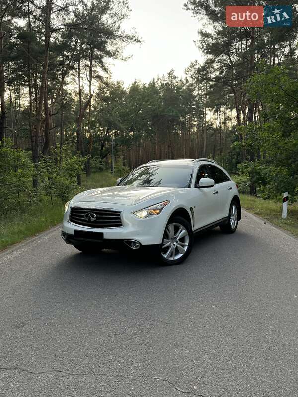 Infiniti QX70 2014
