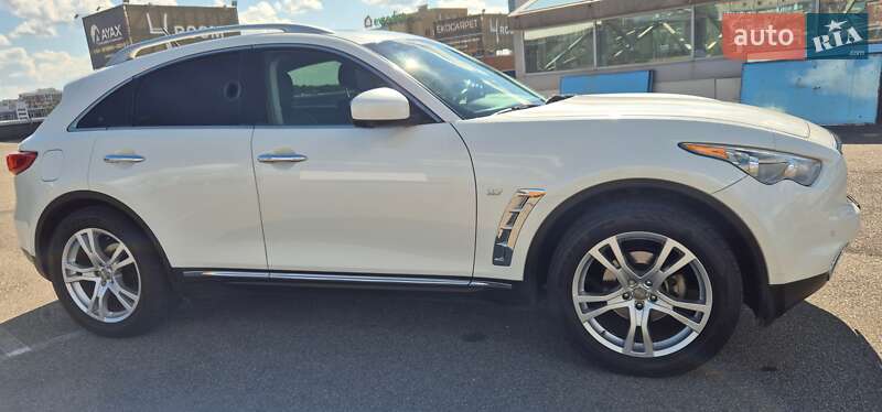 Позашляховик / Кросовер Infiniti QX70 2016 в Києві