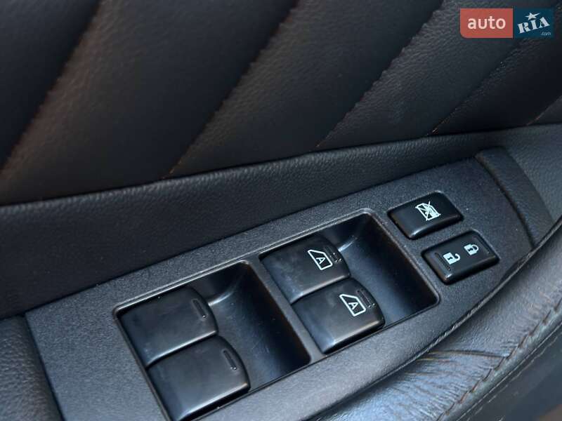 Внедорожник / Кроссовер Infiniti QX70 2015 в Одессе фото 26 Внедорожник / Кроссовер Infiniti QX70 2015 в Одессе