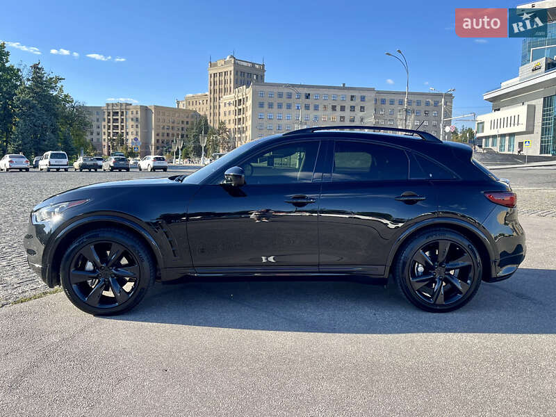 Внедорожник / Кроссовер Infiniti QX70 2013 в Харькове