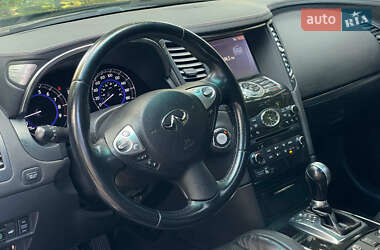 Внедорожник / Кроссовер Infiniti QX70 2014 в 