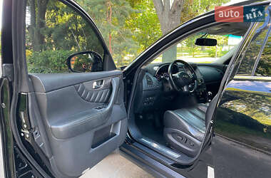 Внедорожник / Кроссовер Infiniti QX70 2014 в 