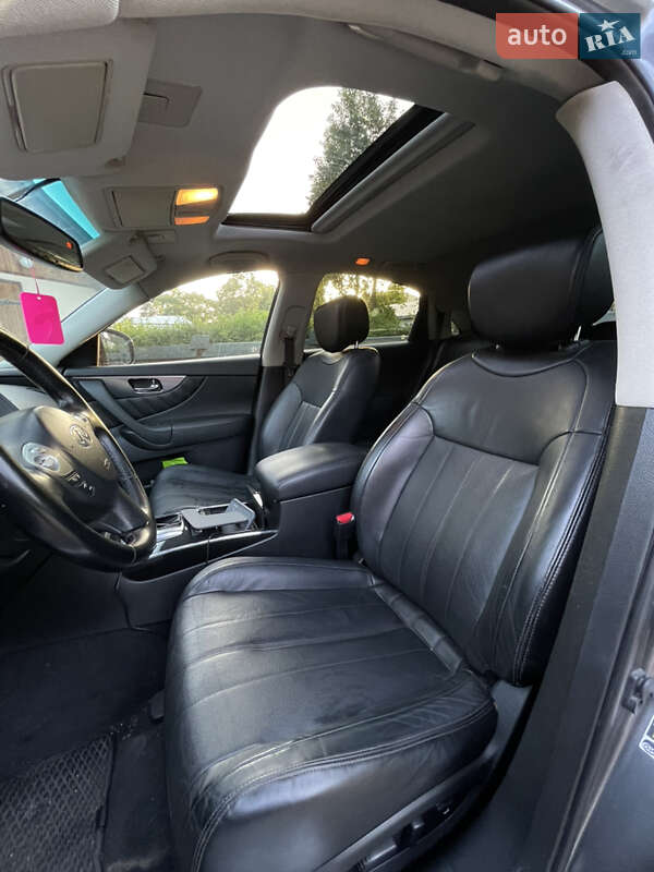 Внедорожник / Кроссовер Infiniti QX70 2017 в Коломые фото 17 Внедорожник / Кроссовер Infiniti QX70 2017 в Коломые