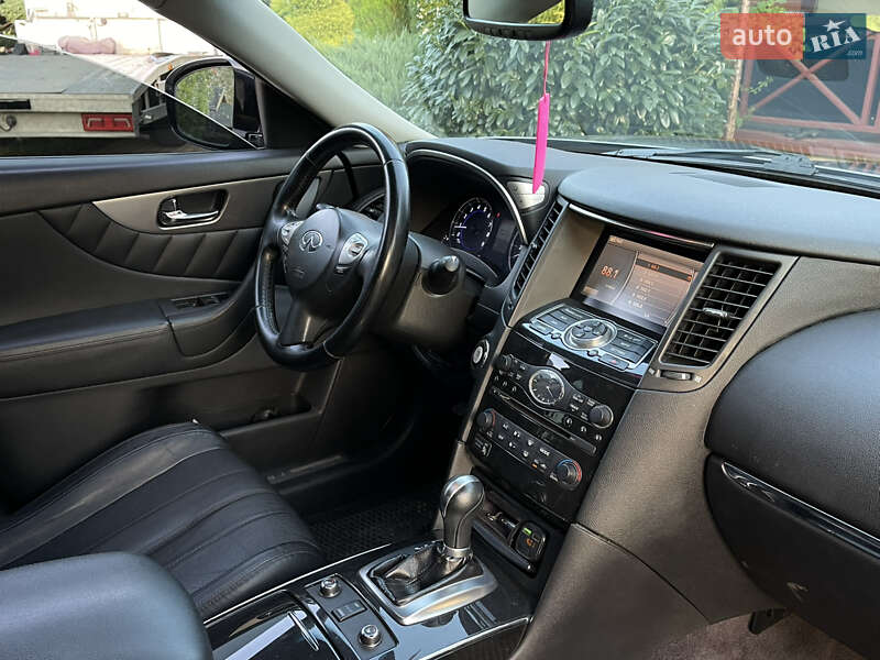 Внедорожник / Кроссовер Infiniti QX70 2017 в Коломые фото 20 Внедорожник / Кроссовер Infiniti QX70 2017 в Коломые