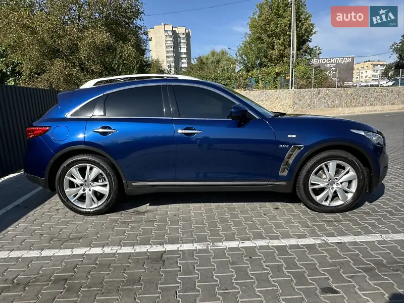 Infiniti QX70 2015